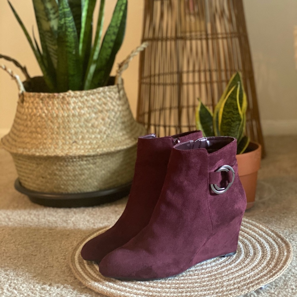 Beautiful grape 🍇 color booties